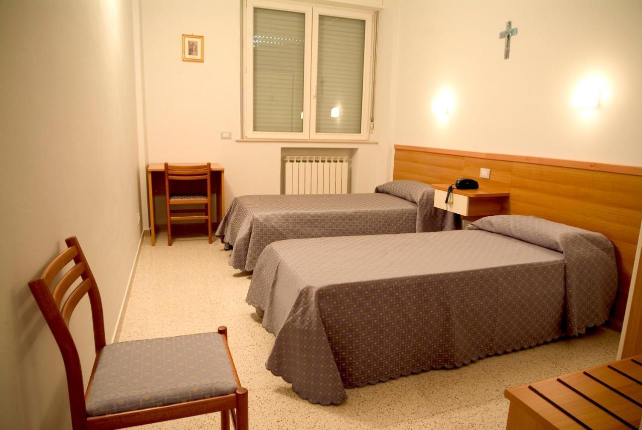 Hotel Casa Religiosa Di Ospitalita Nazareno Spoleto Pokoj fotografie